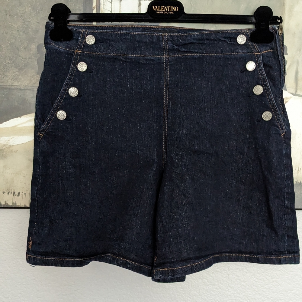 BANANA REPUBLIC SIDE ZIP SHORTS SIZE 29 / 8 EUC ❤️